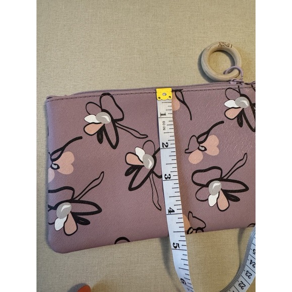 Lot of 4 Ipsy Glam Bags – Cosmetic / Makeup Pouches – EUC– Assorted Styles - Picture 16 of 16